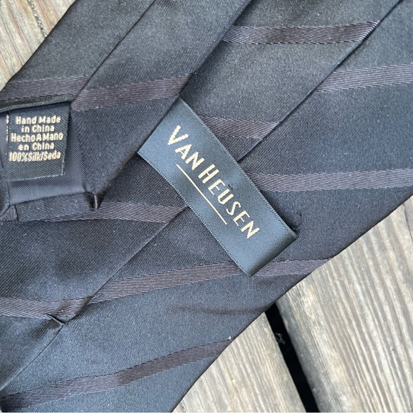 VAN HEUSEN NECKTIE SET OF 2 WIDE BLACK & SKINNY BLUE MENS NECK TIES - Picture 6 of 6